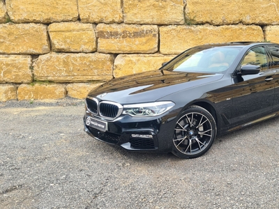 BMW Serie-5 530 d Line Sport Auto com 93 987 km por 42 500 € Tracção Motor | Lisboa