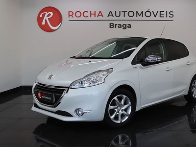 Peugeot 208 1.2 VTi Allure por 9 450 € Rocha Automóveis - Braga | Braga