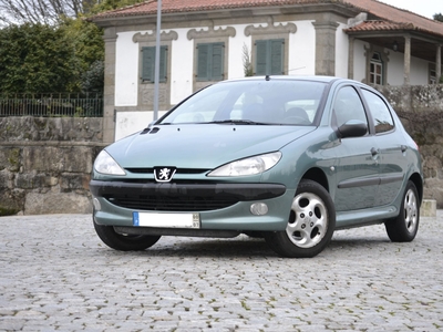 Peugeot 206 1.4 XT por 2 250 € RCar | Porto