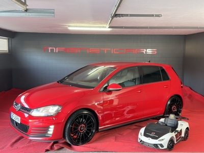 Volkswagen Golf 2.0 TSi GTi DSG por 21 900 € Stand Magneticar | Aveiro