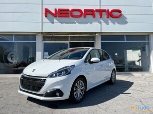 Peugeot 208 1.2 PureTech Signature