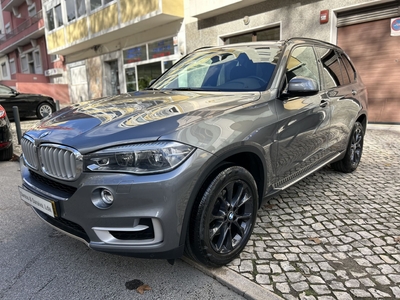 BMW X5 25 d sDrive Comfort 7L por 43 300 € Santos e Saraiva Lda | Lisboa
