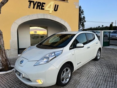 Nissan Leaf Acenta 30 kWh por 12 900 € Tyre4u | Aveiro