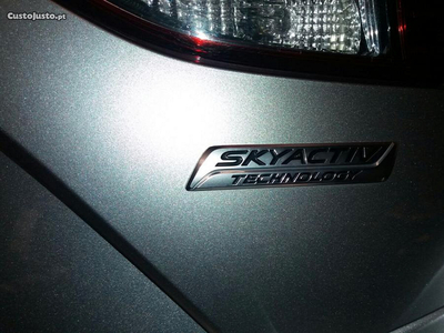 Mazda 3 SkyActive salvado