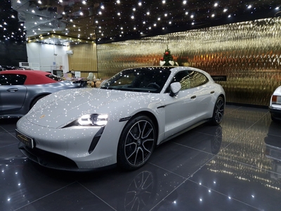 Porsche Taycan Taycan por 99 990 € Luxecar | Aveiro