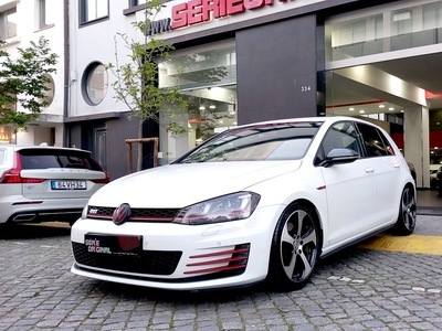 Volkswagen Golf 2.0 TSi GTi DSG por 19 950 € Serie Original Matosinhos | Porto