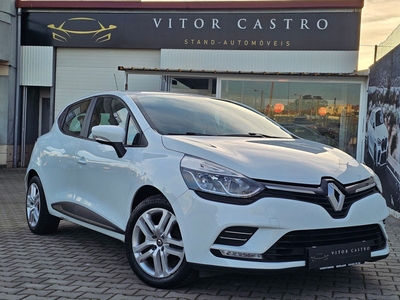 Renault Clio 0.9 TCe Limited por 11 650 € Vitor Castro Automóveis | Setúbal