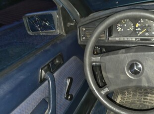 Mercedes 190 bom Penamaior •