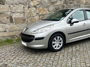 Peugeot 207 1.4 16v Mafamude E Vilar Do Paraíso •