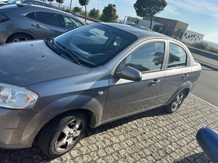 Vendo Chevrolet Aveo LS 1.2 Cedofeita, Santo Ildefonso, Sé, Miragaia, São Nicolau E Vitória •