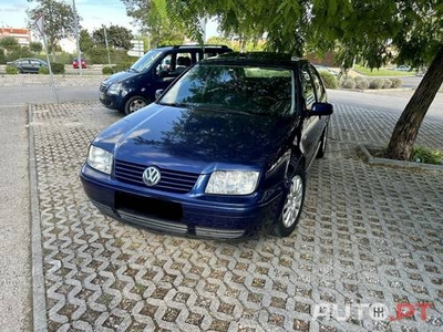 Volkswagen Bora 1.6 16V Full extras