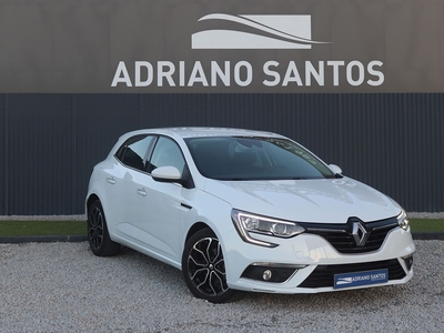 Renault Mégane 1.5 Blue dCi Limited com 136 237 km por 17 900 € Adriano Santos Automóveis | Valongo | Porto