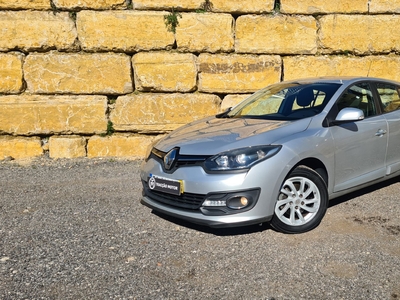 Renault Mégane 1.5 dCi Zen com 225 631 km por 10 500 € Tracção Motor | Lisboa
