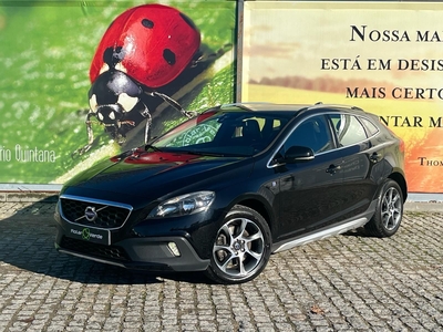 Volvo V40 2.0 D3 VOR Geartronic com 224 000 km por 17 500 € Rolar Verde STAND | Braga