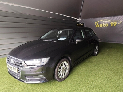 Audi A3 1.6 TDi Advance por 13 990 € Auto 19 - Espinho | Aveiro