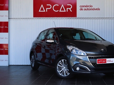 Peugeot 208 1.2 PureTech Allure com 102 586 km por 11 950 € APCAR | Aveiro