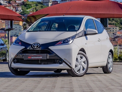 Toyota Aygo 1.0 X-Play com 8 187 km por 11 900 € YAS Automóveis | Lisboa