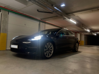 Incrvel Tesla Model 3