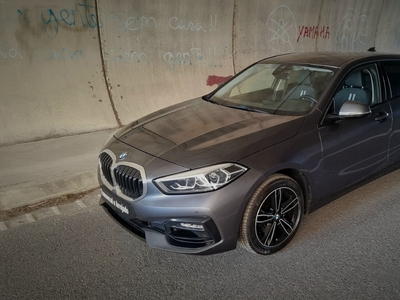 BMW Serie-1 118 i Line Sport Auto por 22 900 € Transversal & Arrojado | Leiria