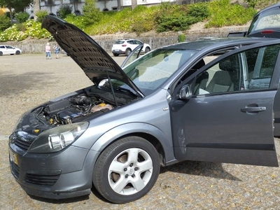Opel Astra H 1.4 gasolina Ano de 2006