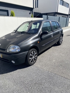 Vendo Renault clio 99 *ler a descrio*