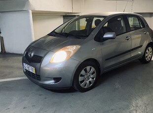 Toyota Yaris 1.0 VVT-i São Domingos de Rana •