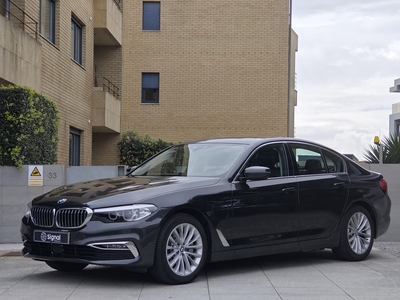 BMW Serie-5 530 e iPerformance Line Luxury com 15 509 km por 38 500 € Signal Exclusive Cars | Porto
