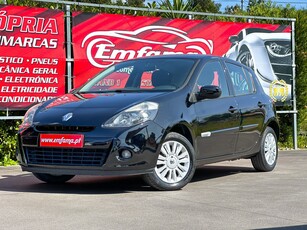 Renault Clio 1.2 16V Confort com 136 980 km por 6 950 € Stand 2 | Aveiro