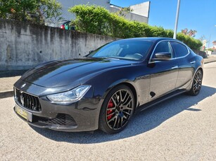 Maserati Ghibli 3.0 V6 com 157 000 km por 42 500 € Car2You | Viseu