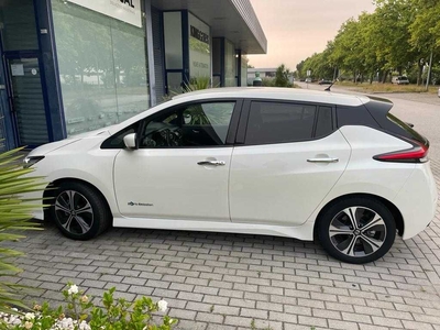 Carro Nissan Leaf de 2018