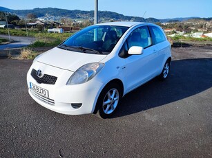 Toyota Yaris 1.4 D4D 90cv Nacional Nogueira, Fraião E Lamaçães •