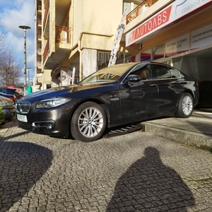 BMW Serie-5 520 d Line Luxury Auto por 19 500 € Auto ABS | Braga