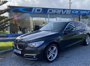 BMW Serie-5 520 d Line Luxury Auto com 209 418 km por 22 900 € Drive Point | Porto