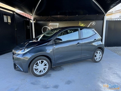 Toyota Aygo 1.0 X-Play Plus+X-Touch