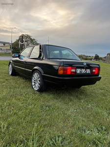 BMW 316 e30 coupe