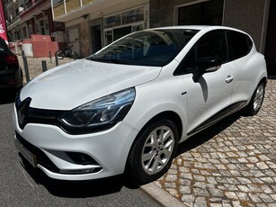 Renault Clio 0.9 TCe Limited com 40 000 km por 13 750 € Santos e Saraiva Lda | Lisboa