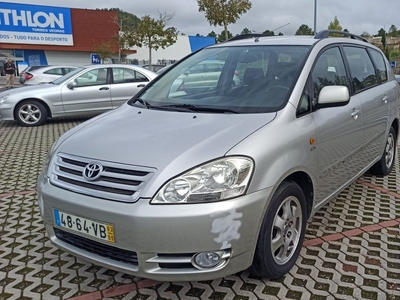Toyota Avensis Verso 2.0 D4D 7 lugares.