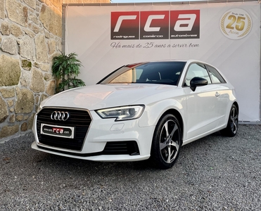Audi A3 1.6 TDI Sport por 16 990 € RCA | Braga