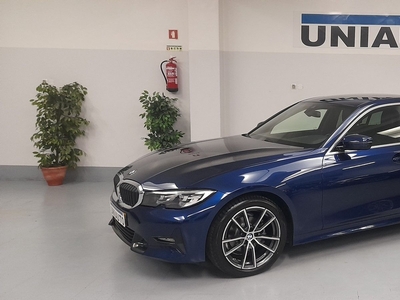 BMW Serie-3 318 d Line Sport com 119 930 km por 26 900 € Uniauto - Lisboa | Lisboa