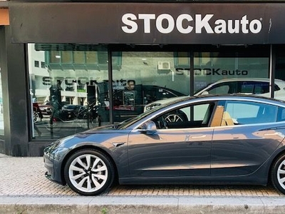 Tesla Model 3 Performance Dual Motor AWD por 34 900 € Stockauto | Porto