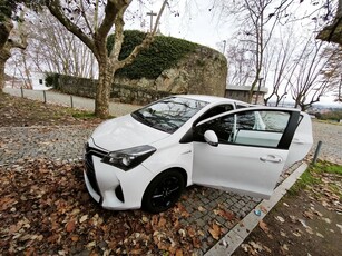 Toyota Yaris 1.5 Híbrido / 2017 Cidade Da Maia •