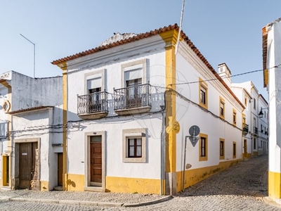 Moradia T5 à venda em Évora (São Mamede, Sé, São Pedro e Santo Antão), Évora