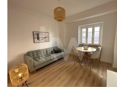 Apartamento T3 remodelado a estrear para arrendar na Penha de França em Lisboa