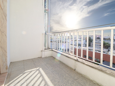 Apartamento T2 com elevador