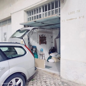 Estacionamento para comprar em Seixal, Portugal