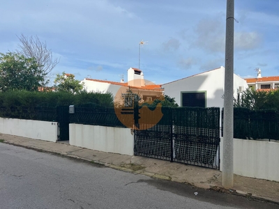 Moradia isolada T4 para venda em Monte Gordo, Algarve