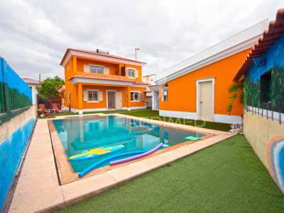 Moradia T4 Com piscina, Quinta do Anjo perto estação Fertagus