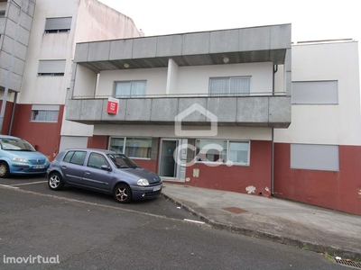 Apartamento Duplex com 2 Quartos - Fajã de Baixo - Ponta Delgada