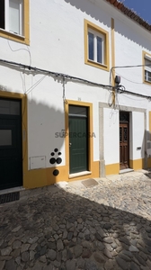 Andar de Prédio T2 para arrendamento em Évora (São Mamede, Sé, São Pedro e Santo Antão)