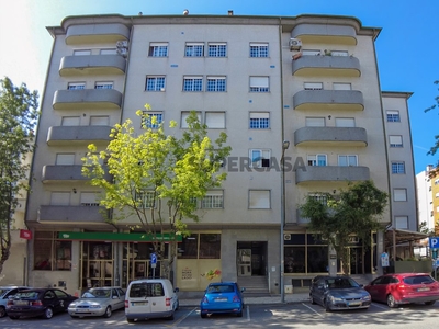 Apartamento T3 à venda na Rua Doutor Estêvão Lopes Morago